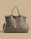 Sac cabas Nalu en daim clouté grand format